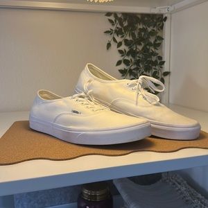 Men’s white vans lace up sneakers